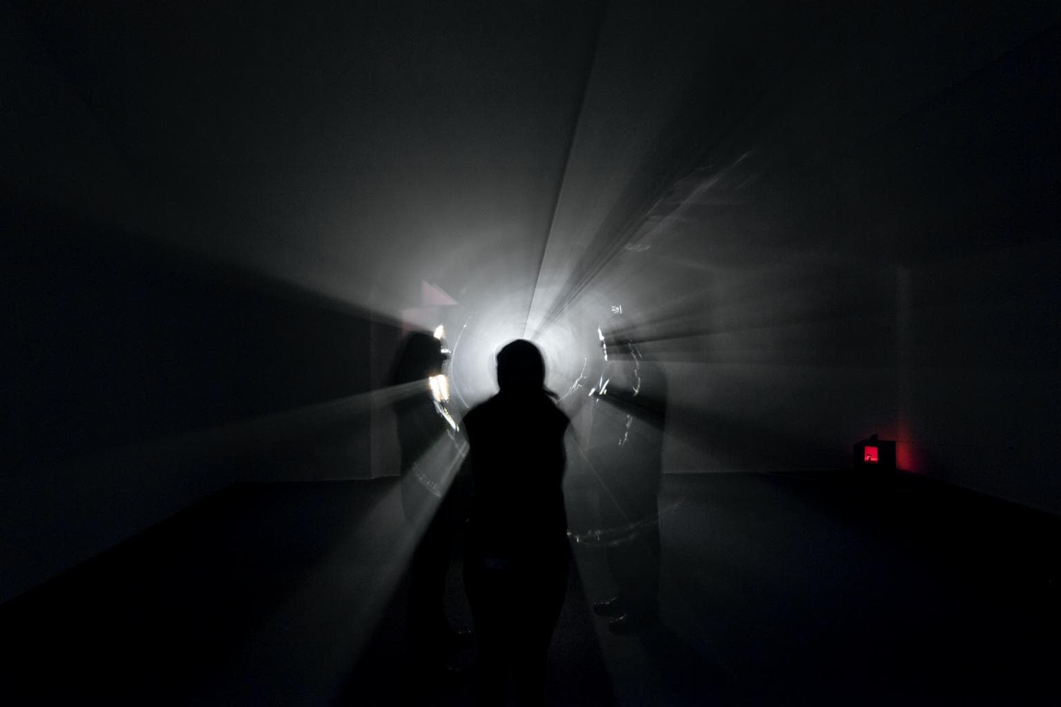 Anthony McCall – LINE DESCRIBING A CONE (1973)